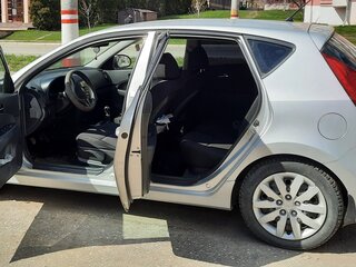 2011 Hyundai i30 I Рестайлинг, серебристый, 600000 рублей, вид 4