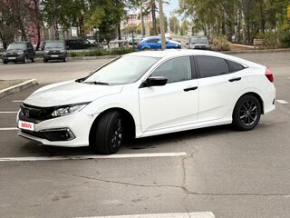2021 Honda Civic X Рестайлинг, белый, 2100000 рублей, вид 2