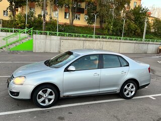 2010 Volkswagen Jetta V, серебристый, 390000 рублей, вид 5