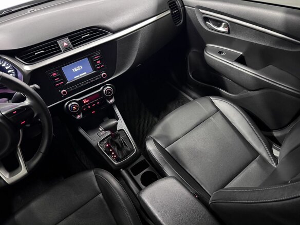 2021 Kia Rio IV Рестайлинг, серый, 1499000 рублей - вид 17