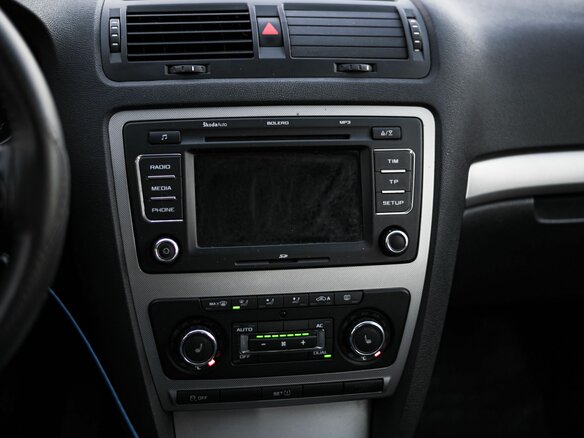 2012 Skoda Octavia II (A5) Рестайлинг, белый, 599000 рублей - вид 5