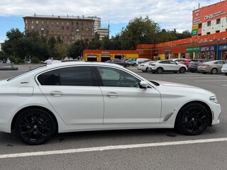 2018 BMW 5 серии 530e xDrive VII (G30/G31/G38), белый, 3400000 рублей, вид 4
