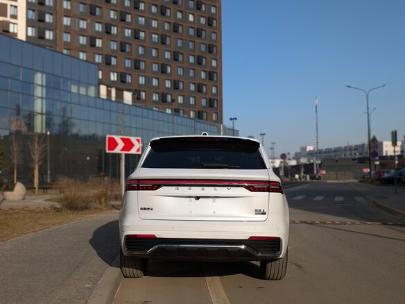 2026 Geely Monjaro (Xingyue L) I Рестайлинг 2 (China Market), белый, 3990000 рублей - вид 5