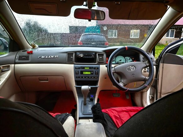 2000 Toyota Corolla Fielder IX (E120, E130), белый, 300000 рублей - вид 5