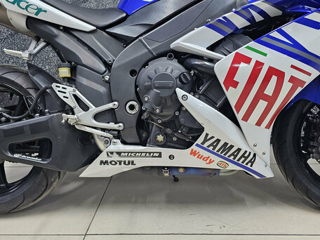 2007 Yamaha YZF-R1, синий, 799000 рублей, вид 3
