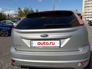2010 Ford Focus II Рестайлинг, серебристый, 355000 рублей, вид 3