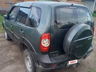 2013 Chevrolet Niva I Рестайлинг, зелёный, 500000 рублей, вид 3