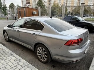 2020 Volkswagen Passat B8 Рестайлинг, серебристый, 3350000 рублей, вид 4