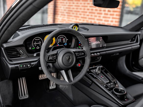 2026 Porsche 911 Turbo S VIII (992) Рестайлинг, чёрный, 36900000 рублей - вид 9