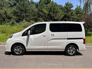 2018 Nissan NV200, белый, 1520000 рублей, вид 3