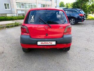 2001 Toyota Yaris I, красный, 175000 рублей, вид 4