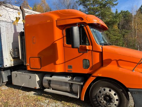 2003 Freightliner Century Class, оранжевый, 1700000 рублей, вид 2