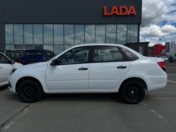 2026 Lada (ВАЗ) Granta I Рестайлинг, белый, 850000 рублей - вид 6