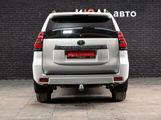 2022 Toyota Land Cruiser Prado 150 Series Рестайлинг 3, белый, 4895000 рублей, вид 5