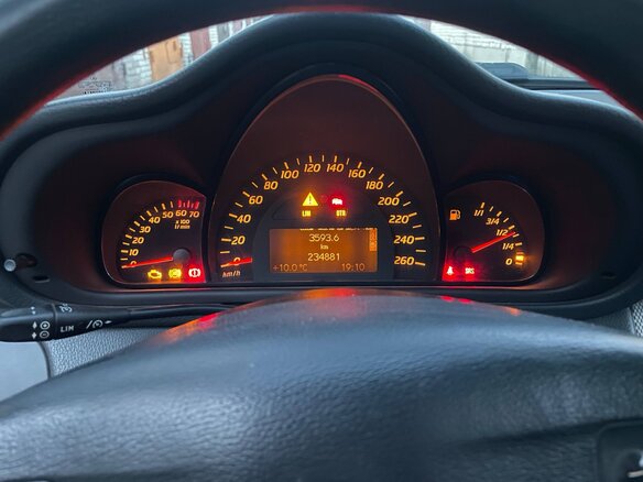 2003 Mercedes-Benz C-Класс 180 II (W203), красный, 600000 рублей - вид 16