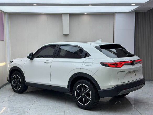 2023 Honda Vezel II, белый, 2030000 рублей - вид 5