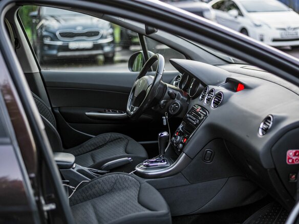 2011 Peugeot 308 I Рестайлинг, коричневый, 403000 рублей - вид 10