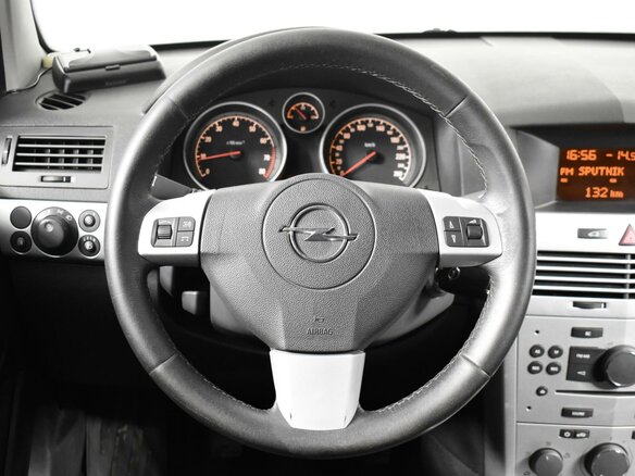 2011 Opel Astra H Рестайлинг, белый - вид 11