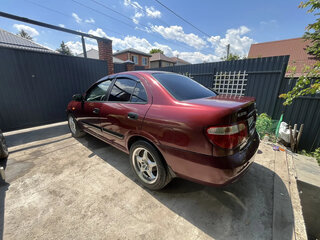 2005 Nissan Almera II (N16) Рестайлинг, красный, 380000 рублей, вид 3