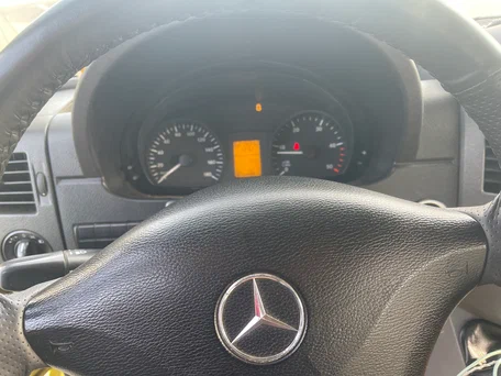 2013 Mercedes-Benz Sprinter, жёлтый, 1350000 рублей, вид 2