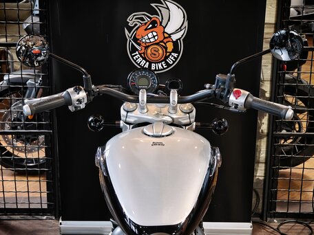 2026 Royal Enfield Super Meteor, серебристый, 773000 рублей, вид 4