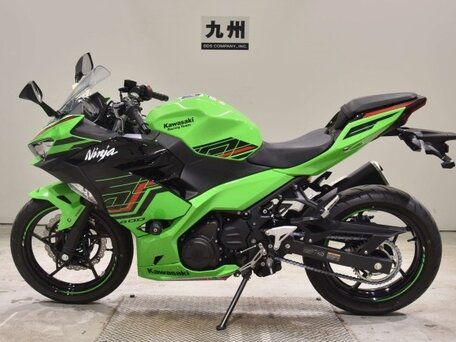 2024 Kawasaki Ninja 400, зелёный, 685000 рублей, вид 5