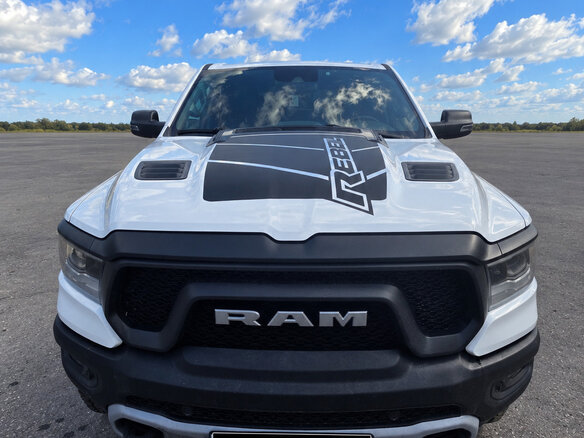 2022 Ram 1500 Crew Cab eTorque V, белый, 6900000 рублей - вид 3