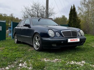 2001 Mercedes-Benz E-Класс 220 II (W210, S210) Рестайлинг, синий, 700000 рублей, вид 2