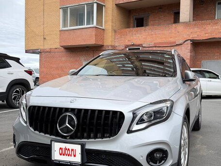 2017 Mercedes-Benz GLA 180 I (X156), бежевый, 1700000 рублей, вид 1