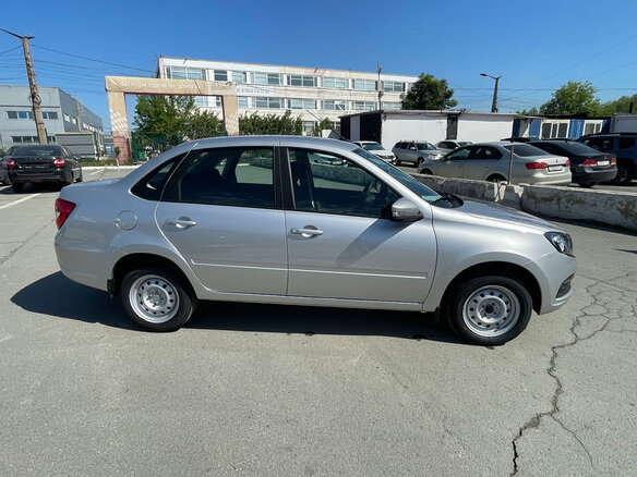 2026 Lada (ВАЗ) Granta I Рестайлинг, серебристый, 1088000 рублей - вид 12