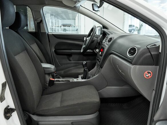 2011 Ford Focus II Рестайлинг, белый, 572000 рублей - вид 13