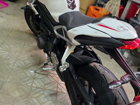 2019 Triumph Street Triple, белый, 950000 рублей, вид 4