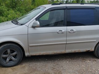 2004 Kia Carnival I Рестайлинг, серебристый, 300000 рублей, вид 4