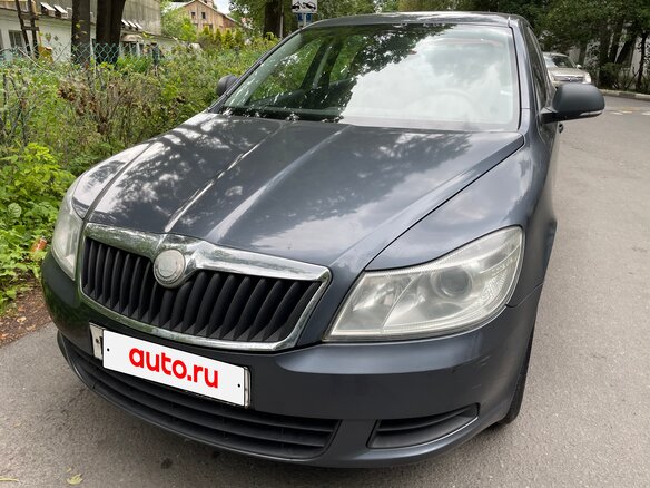 2011 Skoda Octavia II (A5) Рестайлинг, серый, 575000 рублей - вид 2