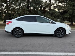2011 Ford Focus III, белый, 900000 рублей, вид 4