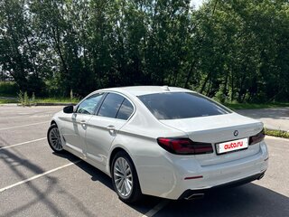 2021 BMW 5 серии 520i VII (G30/G31/G38) Рестайлинг, белый, 4850000 рублей, вид 4