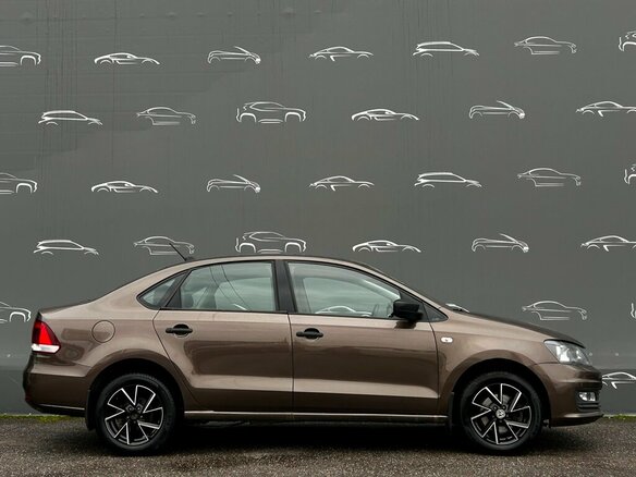 2017 Volkswagen Polo V Рестайлинг, коричневый, 998700 рублей - вид 11
