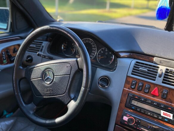 1997 Mercedes-Benz E-Класс 300 II (W210, S210), серебристый - вид 7
