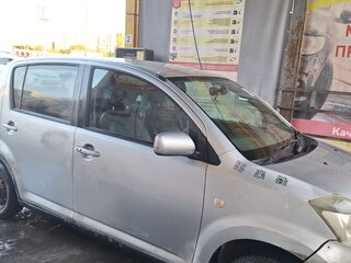 2004 Toyota Passo I (C10), серебристый, 350000 рублей, вид 2