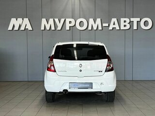 2013 Renault Sandero I, белый, 490000 рублей, вид 4