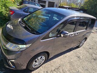 2015 Honda Stepwgn V, серый, 1850000 рублей, вид 3