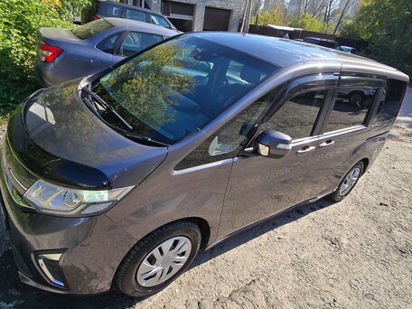 2015 Honda Stepwgn V, серый, 1850000 рублей, вид 3