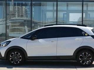 2023 Honda Fit Crosstar IV Рестайлинг, белый, 1100000 рублей, вид 2