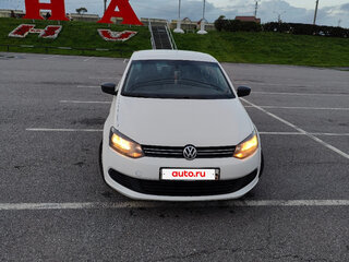 2011 Volkswagen Polo V, белый, 350000 рублей, вид 2