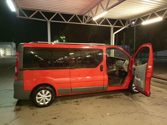 2008 Renault Trafic II Рестайлинг, красный, 1200000 рублей - вид 4