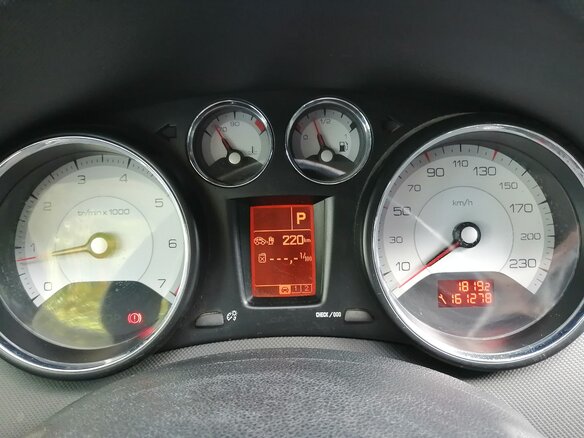 2008 Peugeot 308 I, красный, 450505 рублей - вид 8