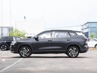 2026 Jetta VS8, чёрный, 2240000 рублей, вид 4