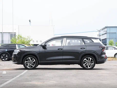 2026 Jetta VS8, чёрный, 2240000 рублей, вид 4