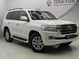 2019 Toyota Land Cruiser 200 Series Рестайлинг 2, белый, 5929000 рублей, вид 3
