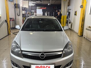 2010 Opel Astra GTC H Рестайлинг, серебристый, 590000 рублей, вид 1